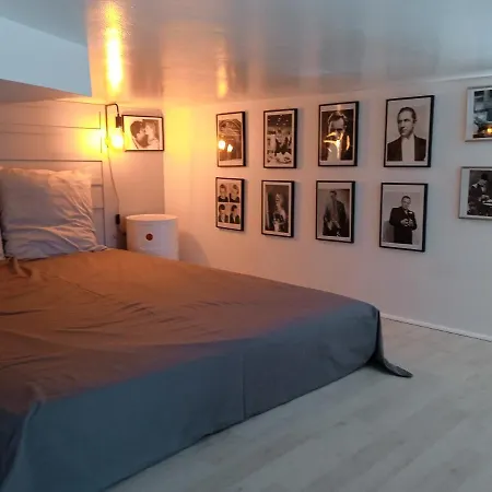 Orange Cinematic 59 Апартаменты