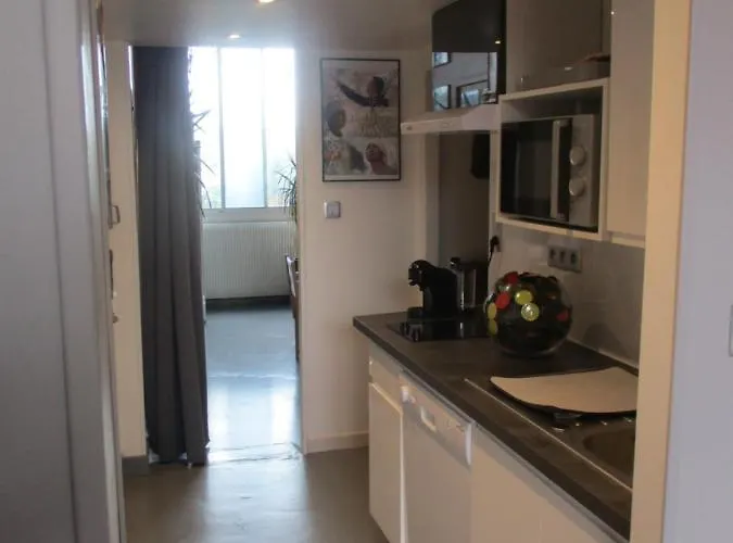 Orange Cinematic 59 Apartman